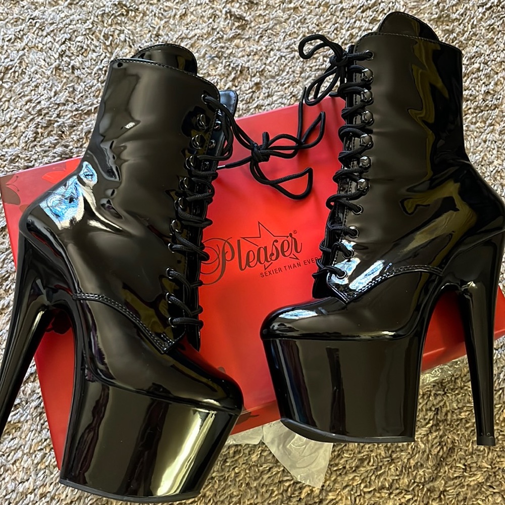 Pleaser boots